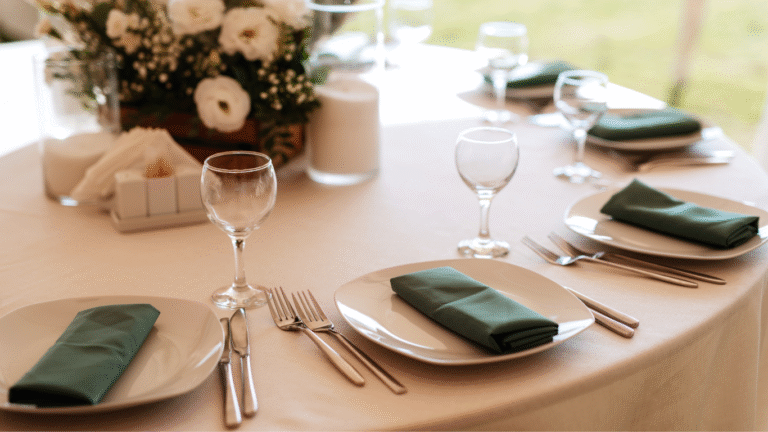 AJM’s elegant table napkins designed for fine dining, formal banquets, and premium hospitality — balancing beauty and practicality at the table.