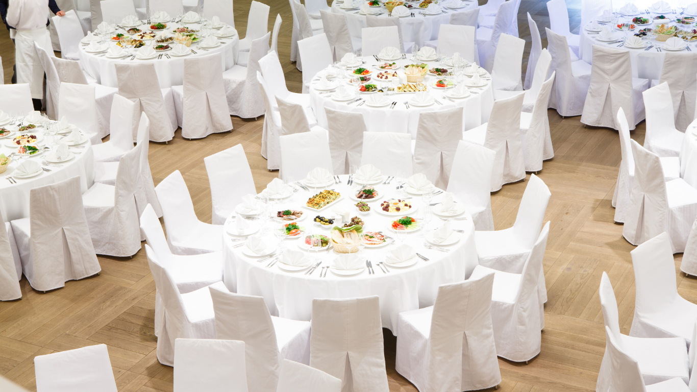 Elegant table cover designed for weddings, receptions, and corporate events — tailored for banquet tables to enhance presentation and guest experience.
